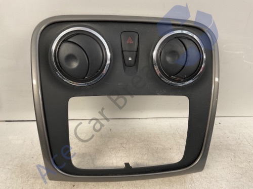 Dacia Sandero Stepway 12-17 Pre-Facelift Centre Dash Vents