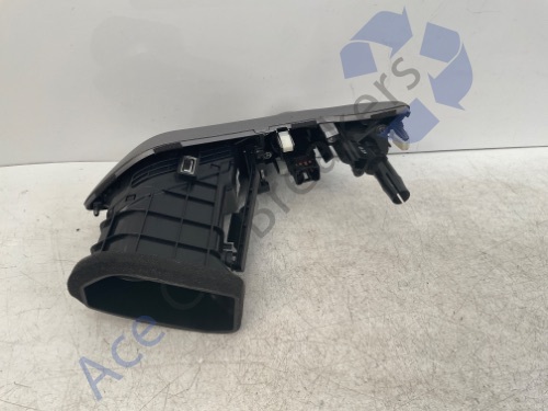 Hyundai Ix35 MK110-13 Pre-Facelift Dash Vent Right Side Central
