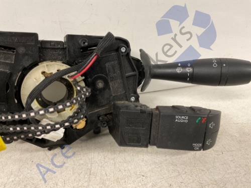 Renault Trafic X82 14-19 Pre-Facelift Squib & Stalk Assembly