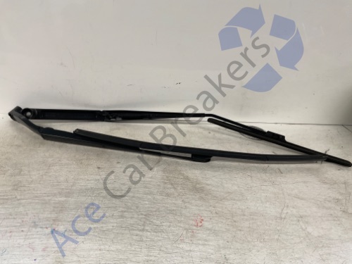 Nissan Leaf EV ZE1 19-24 Front Wiper Arms Pair