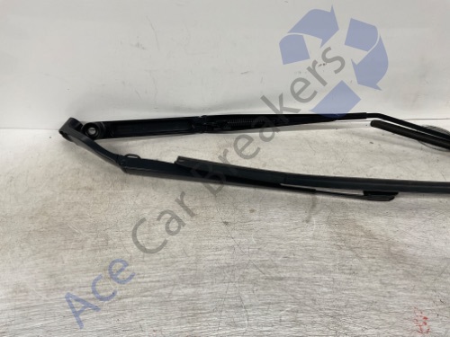Nissan Leaf EV ZE1 19-24 Front Wiper Arms Pair