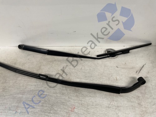 Nissan Leaf EV ZE1 19-24 Front Wiper Arms Pair
