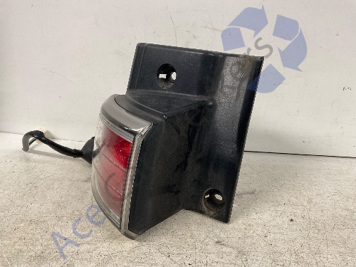 Nissan Elgrand E51 02-10 Passenger Left Rear Light
