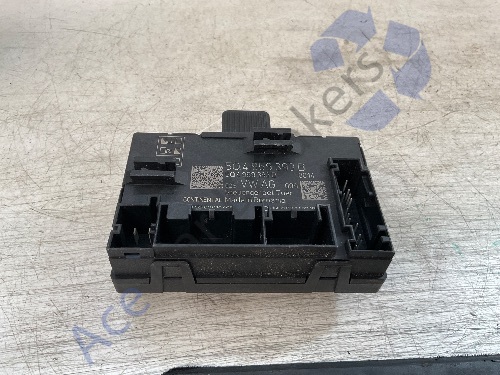 Volkswagen Golf Mk7 5G 12-17 Pre-Facelift Door Module Front Left
