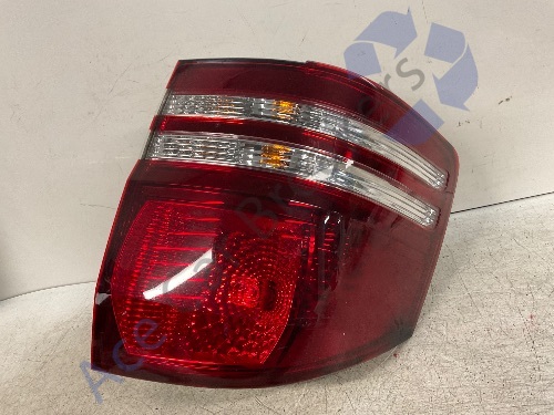 Toyota Alphard AH10 05-08 Drivers Right Rear Light