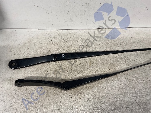 Ford Fiesta Mk7.5 Facelift 13-17 Wiper Arms Pair