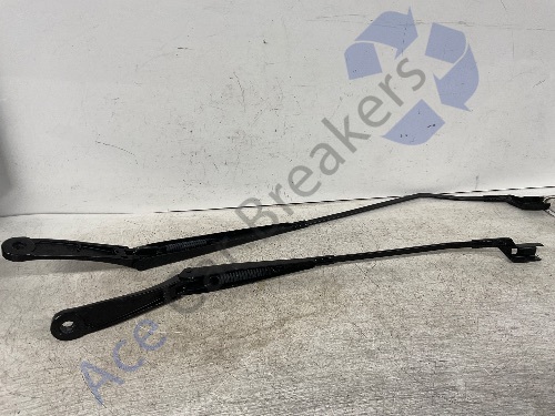 Ford Fiesta Mk7.5 Facelift 13-17 Wiper Arms Pair
