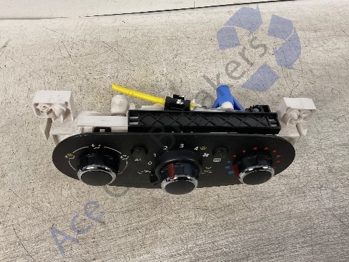 Dacia Sandero B52 16-20 Climate Control Panel