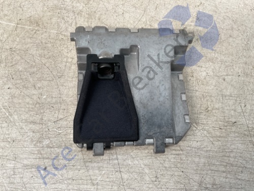 Mercedes-Benz E Class S212 09-13 Front Camera