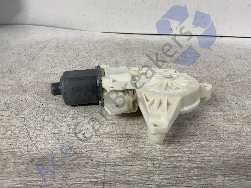 Mercedes-Benz B Class W246 14-19 Drivers Right Window Motor