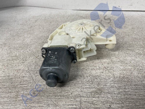 Mercedes-Benz B Class W246 14-19 Drivers Right Window Motor