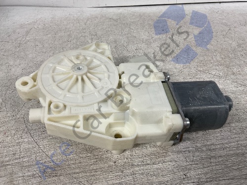 Mercedes-Benz B Class W246 14-19 Drivers Right Window Motor