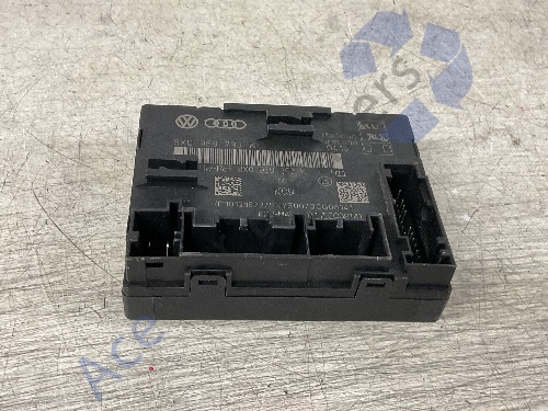 Audi A1 8X 10-14 Pre-Facelift Door Control ECU Module Front Right