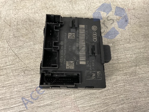 Audi A1 8X 10-14 Pre-Facelift Door Control ECU Module Front Right