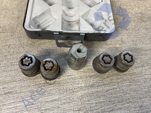 Toyota Corolla Mk12 E210 18-22 Locking Wheel Nut Set