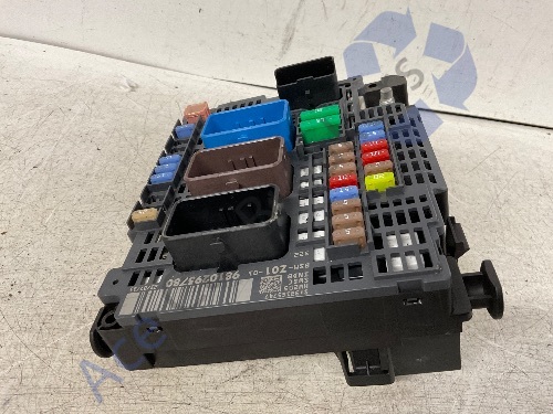 Peugeot 308 T9 Mk2 14-17 Pre-Facelift Fuse Box